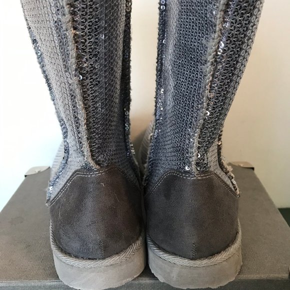 Sox Tab Sequin Booties - Picture 5 of 8